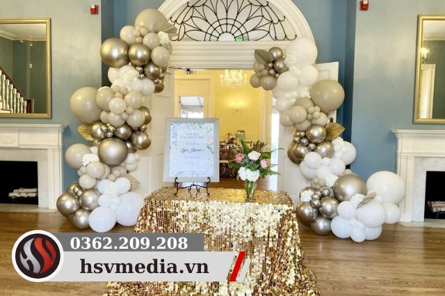 Gold color in event organization