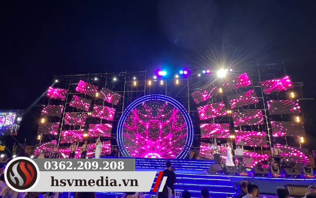 Installing Outdoor Event Stage Led Screen