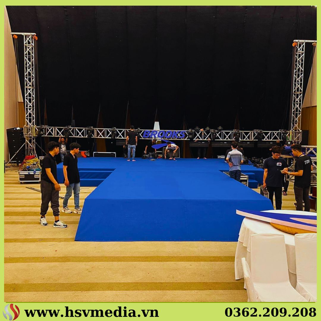 Set-up Sân Khấu Tất Niên